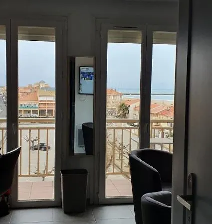 Апартаменты A 50m Des Plages 