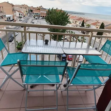 A 50m Des Plages 